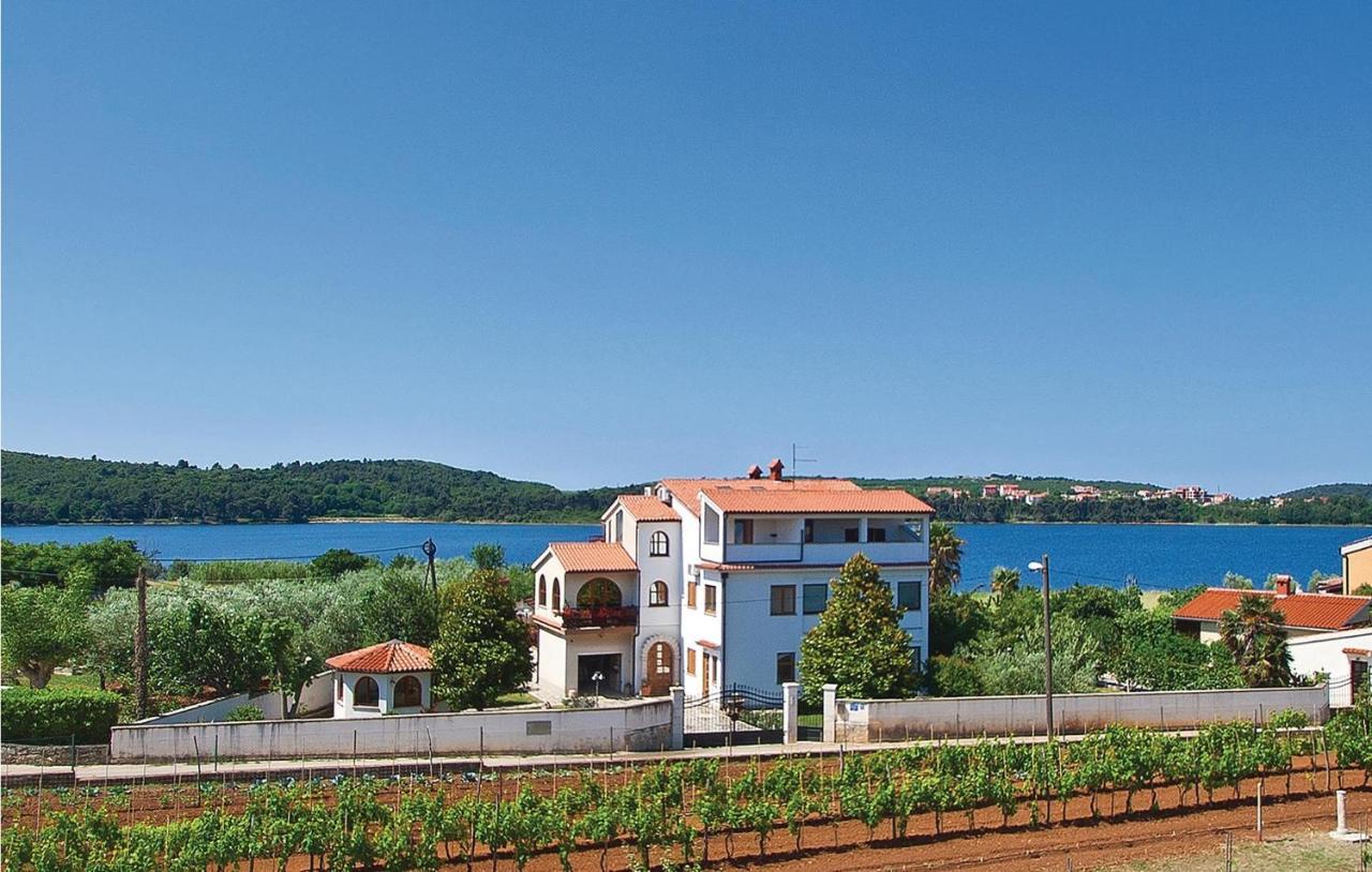 Beautiful Apartment In Pula With Kitchen 외부 사진