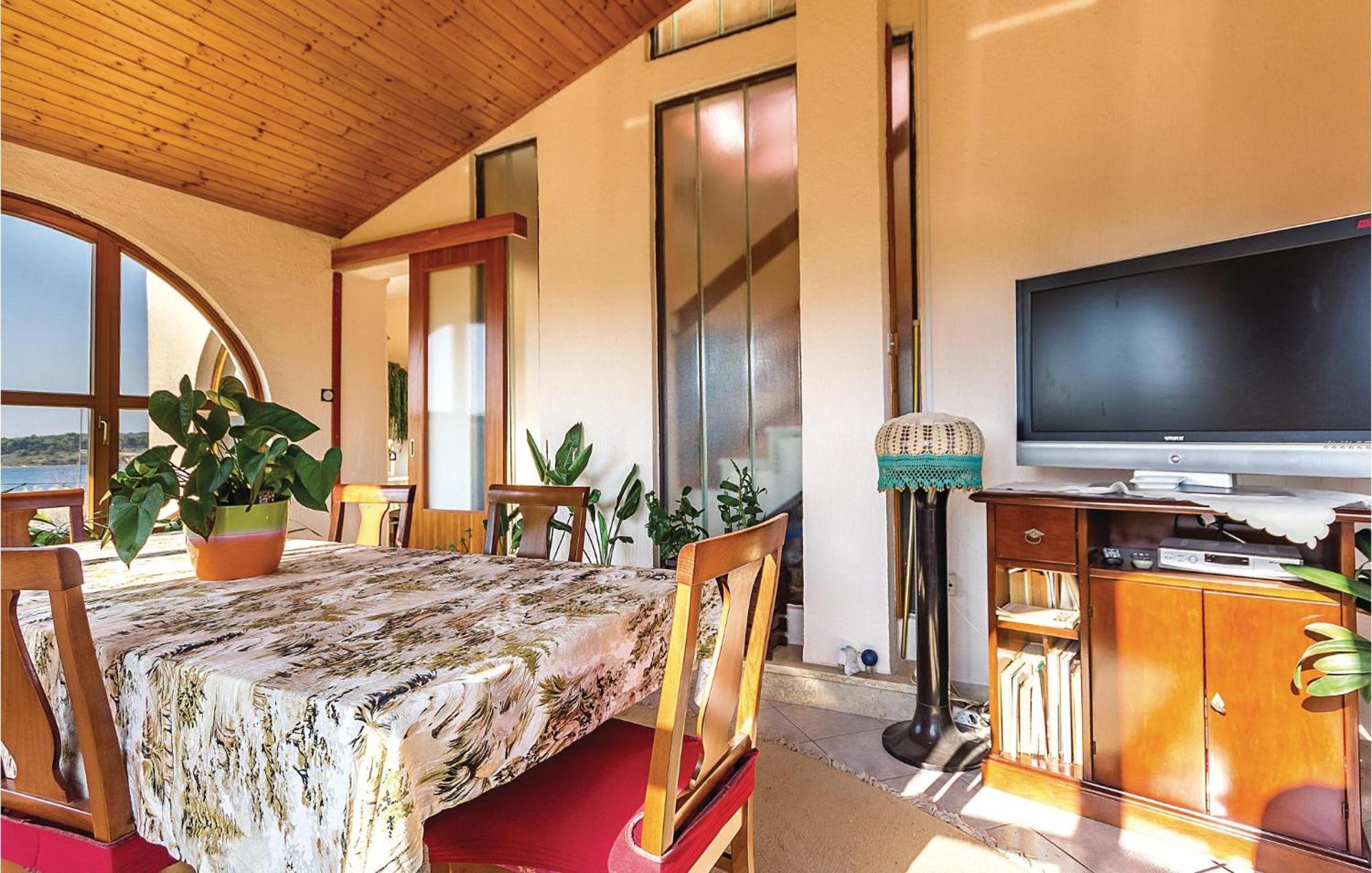 Beautiful Apartment In Pula With Kitchen 외부 사진