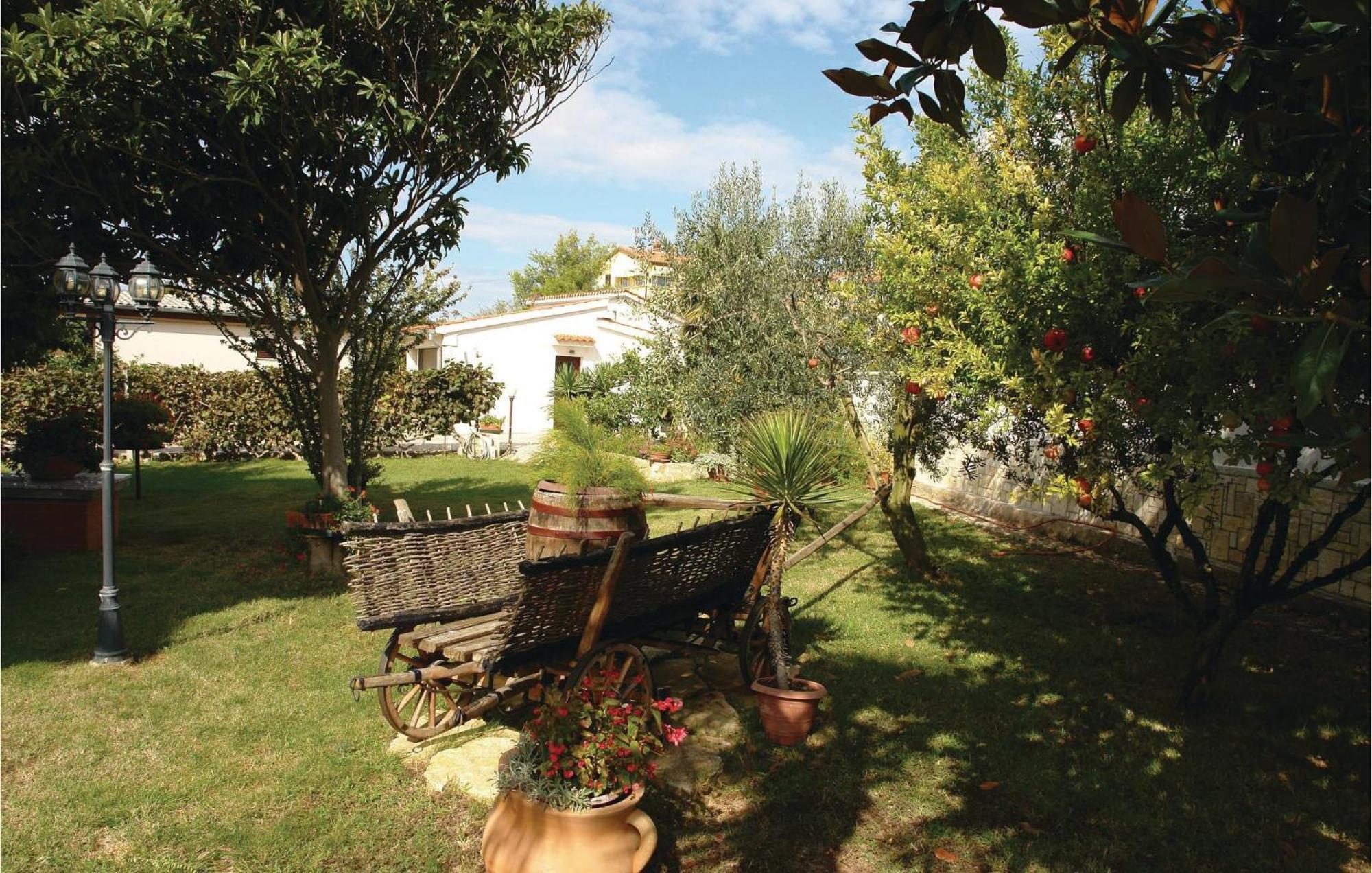Beautiful Apartment In Pula With Kitchen 외부 사진